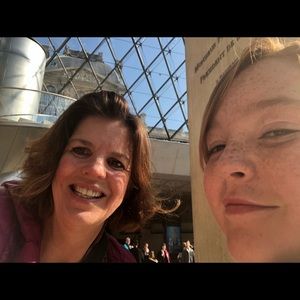 Meet your Posher, Leslie